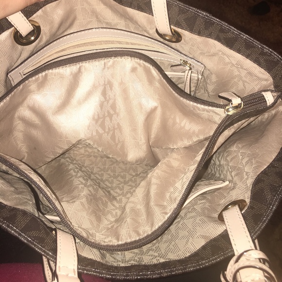 Michel kors signature tote - Picture 2 of 6