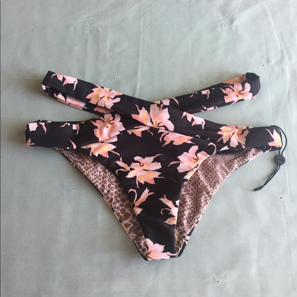 ACACIA Fiji Bottoms in Aloha