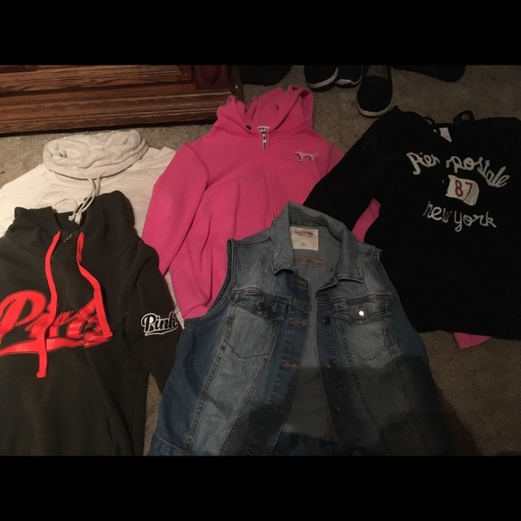 Clothes size S-M - Picture 2 of 7