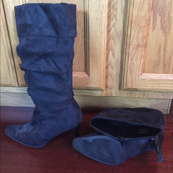 Size 9 White Mountain boots - Picture 2 of 4