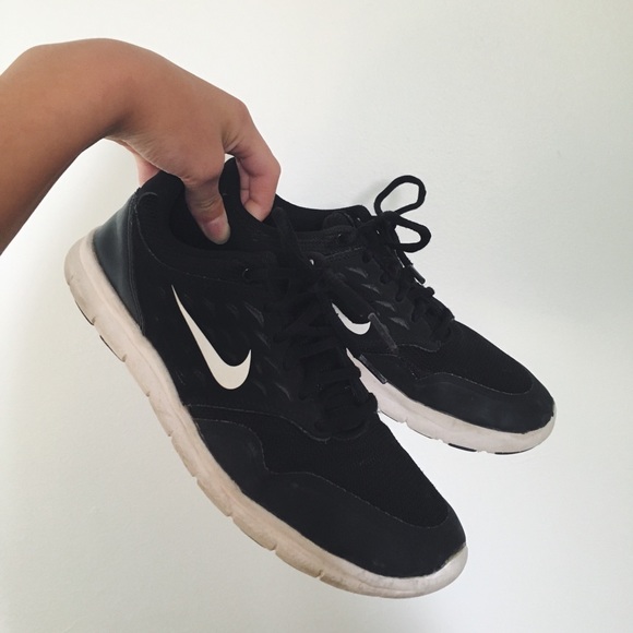 Nike Shoes - Nike Shoes size 7.5