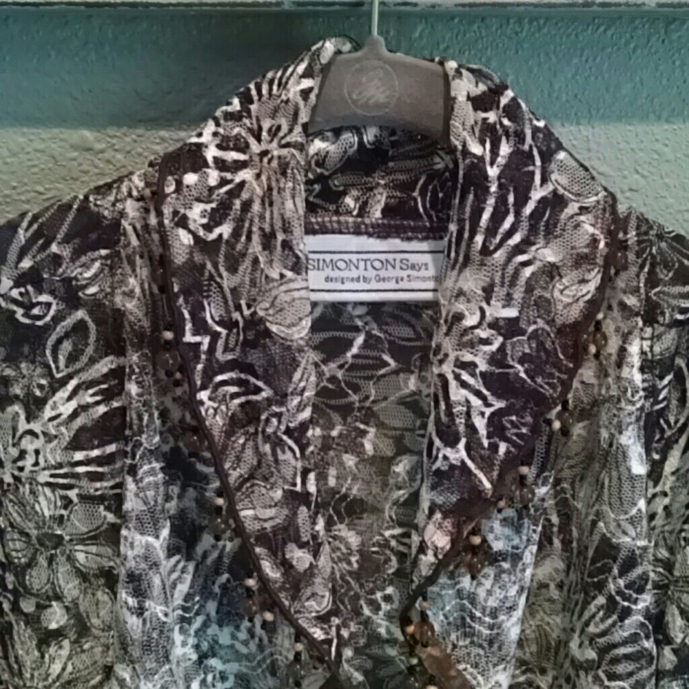 Lace light Jacket by Simonton Says - Picture 2 of 2