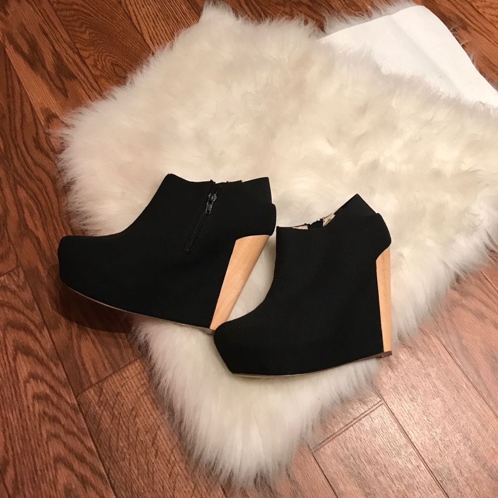 New MESSECA New York black wood wedges 8.5m