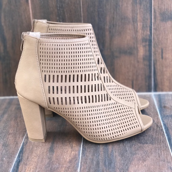 NIB Tan Laser Cut Perforated Peep Toe Bootie - Picture 6 of 8