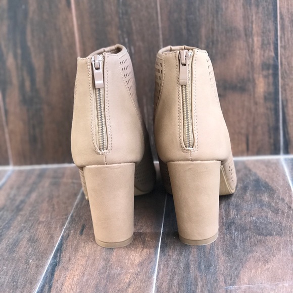 NIB Tan Laser Cut Perforated Peep Toe Bootie - Picture 8 of 8
