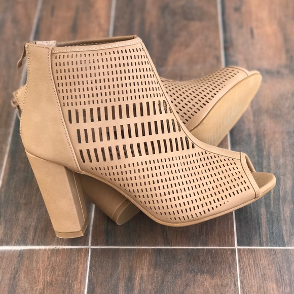 NIB Tan Laser Cut Perforated Peep Toe Bootie - Picture 3 of 8