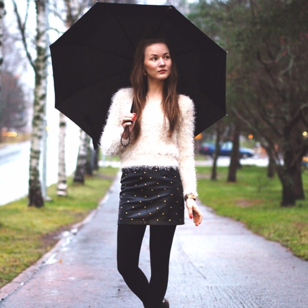 TOPSHOP leather mini skirt w/gold studs