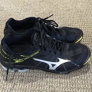 Mizuno sneakers