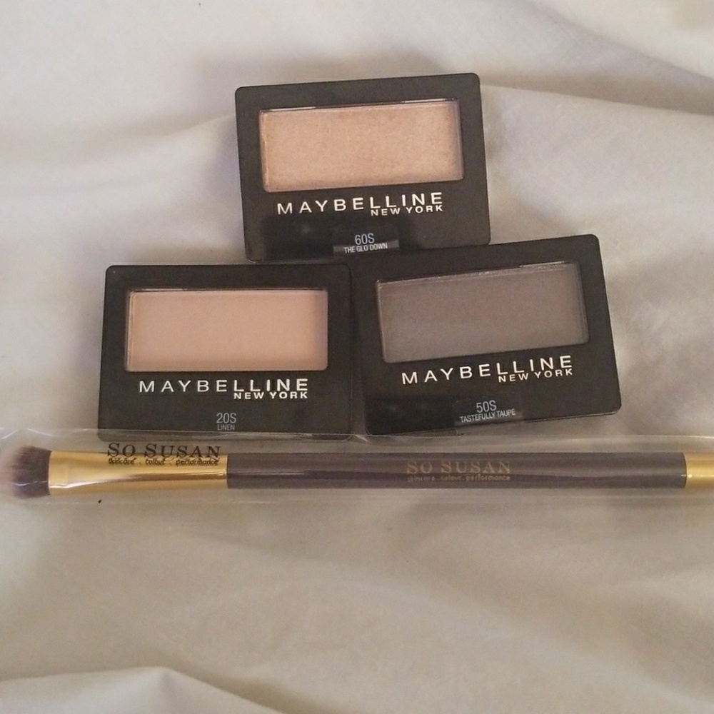 Eye shadow bundle