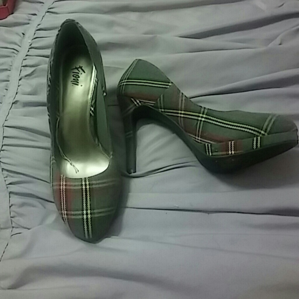 Never worn heels
