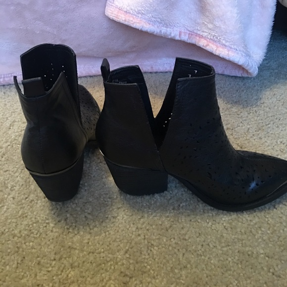 Not Rated ankle bootie - Picture 4 of 4
