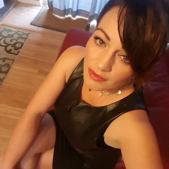 Meet your Posher, Val - Picture 1 of 1