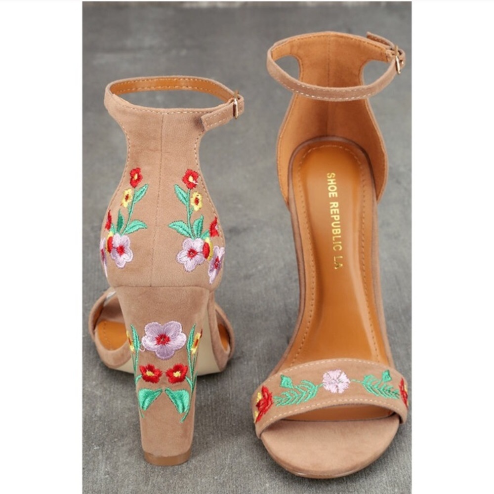 Boutique suede embroidered heels - Picture 2 of 6