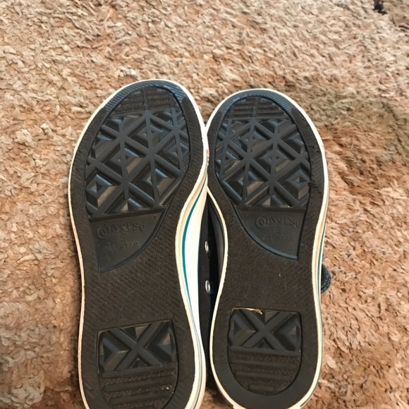 WEEKEND SALE🔥 Blue & Black Converses - Picture 4 of 4