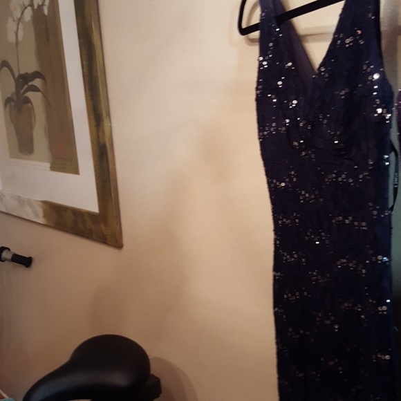 New beautiful long sequins gown navy blue - Picture 3 of 4