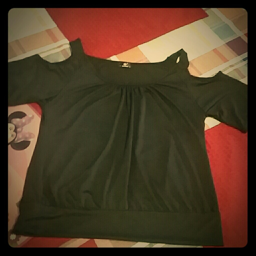 Black cold shoulder top size medium