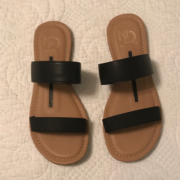 Classy Sandals - Picture 2 of 5