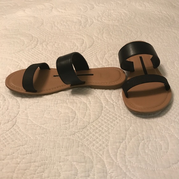 Classy Sandals - Picture 3 of 5