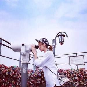 Meet your Posher, Emmy