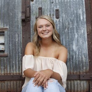 Meet your Posher, Danielle