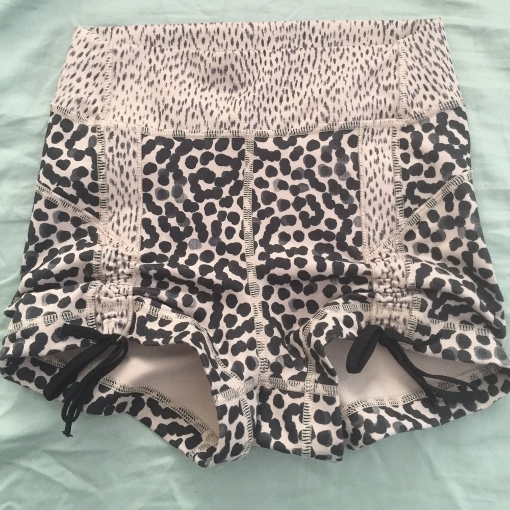 Lululemon spandex shorts