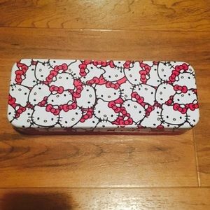 🔐Hello Kitty tin box🔐