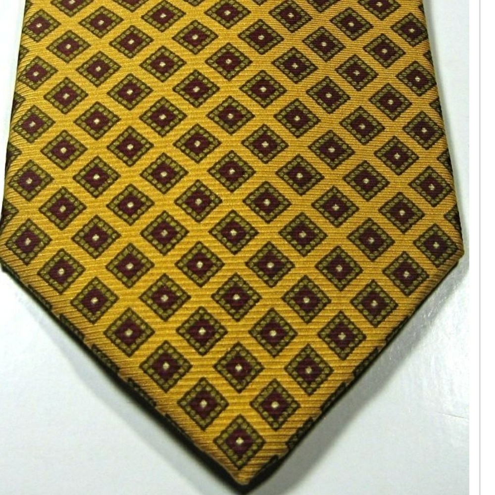 BROOKS BROTHERS Makers Gold with Burgundy Diamonds