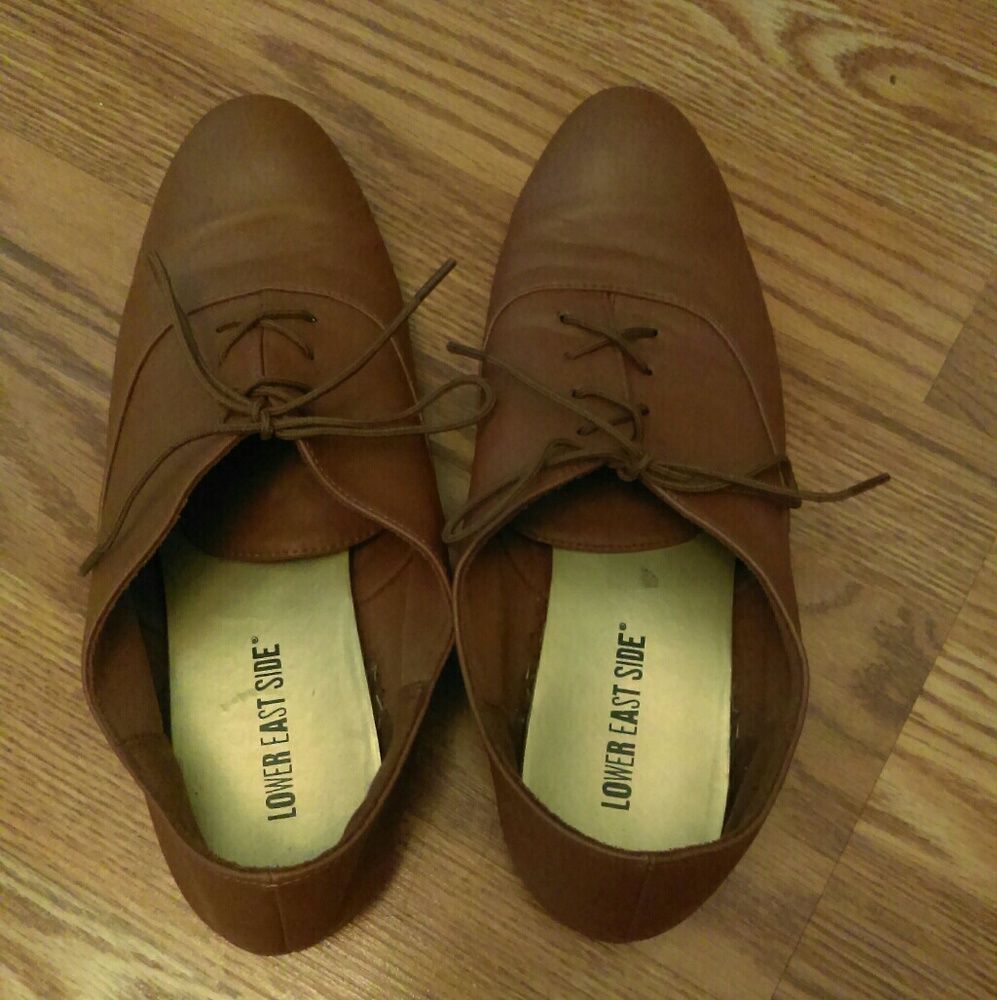Lace-up brown Oxford's