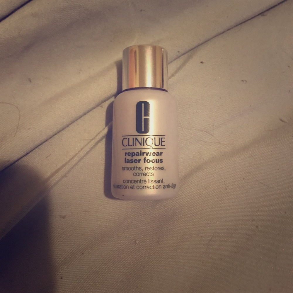 Clinique Repairwear Laser Focus.