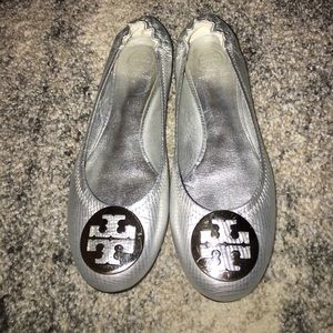 TORY BURCH SILVER MEDALLION FLATS