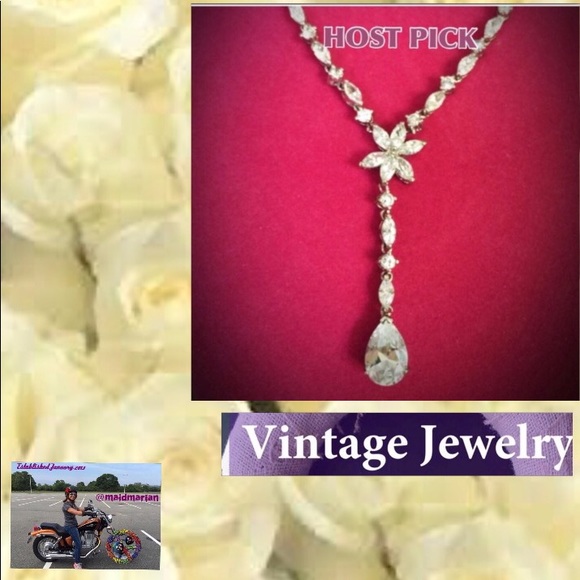 Vintage Jewelry - VTG FLORAL WEDDING NECKLACE💞