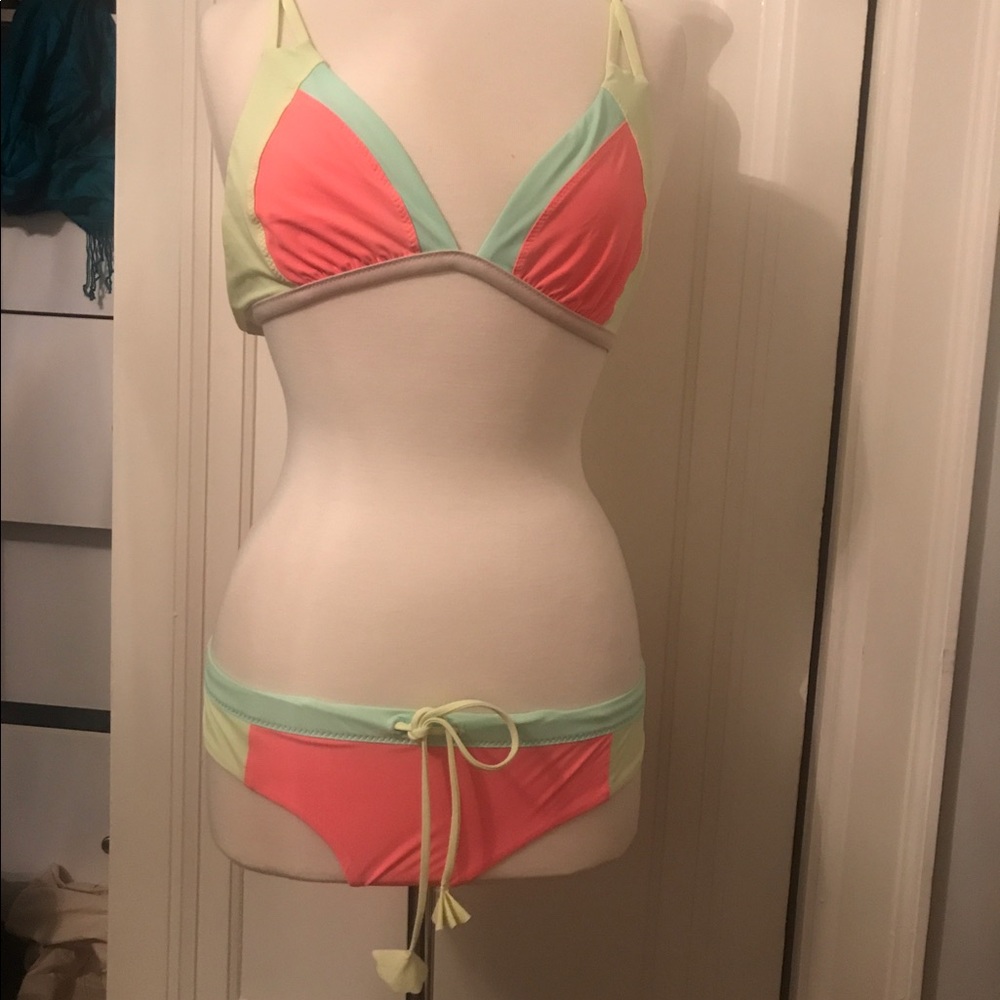 Gorgeous LuLu Lemon bikini!