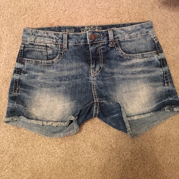 Buckle Black shorts - Picture 2 of 4