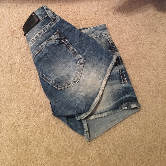 Buckle Black shorts - Picture 3 of 4