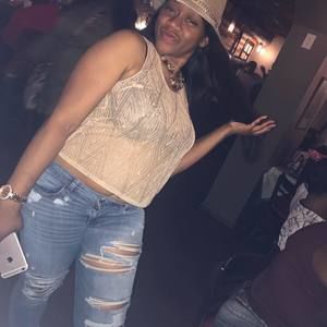 Meet your Posher, Toyia