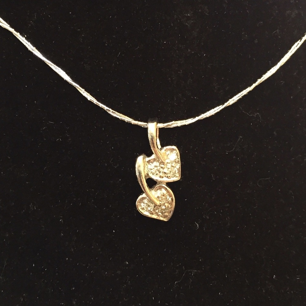 14k white solid gold twin hearts with diamond
