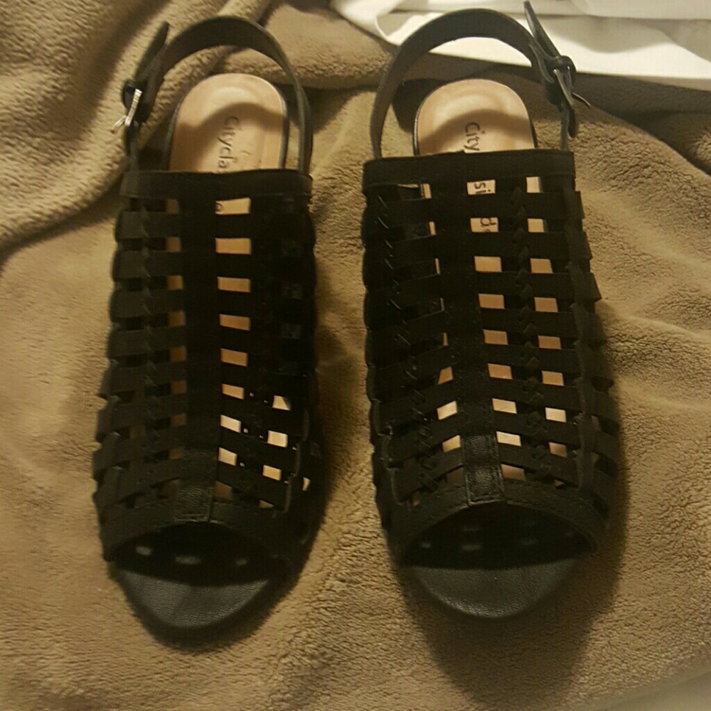 Open toe heeled wedge/sandals size 10 black