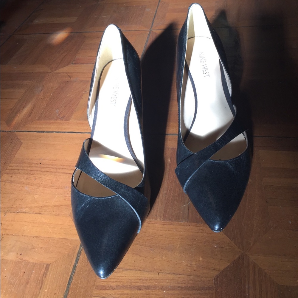 Nine West Black Pumps