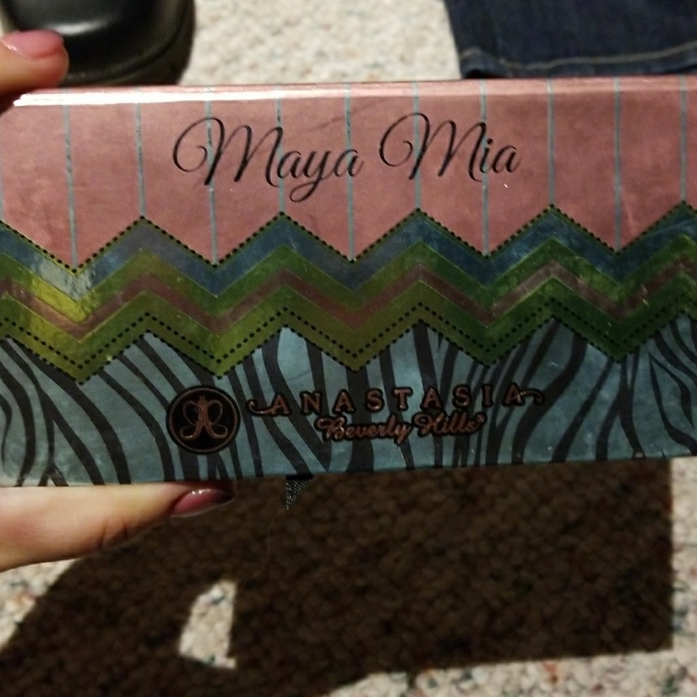 Anastasia Beverly hills Maya Mia Palette