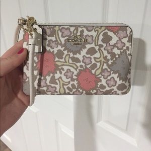 Wristlet