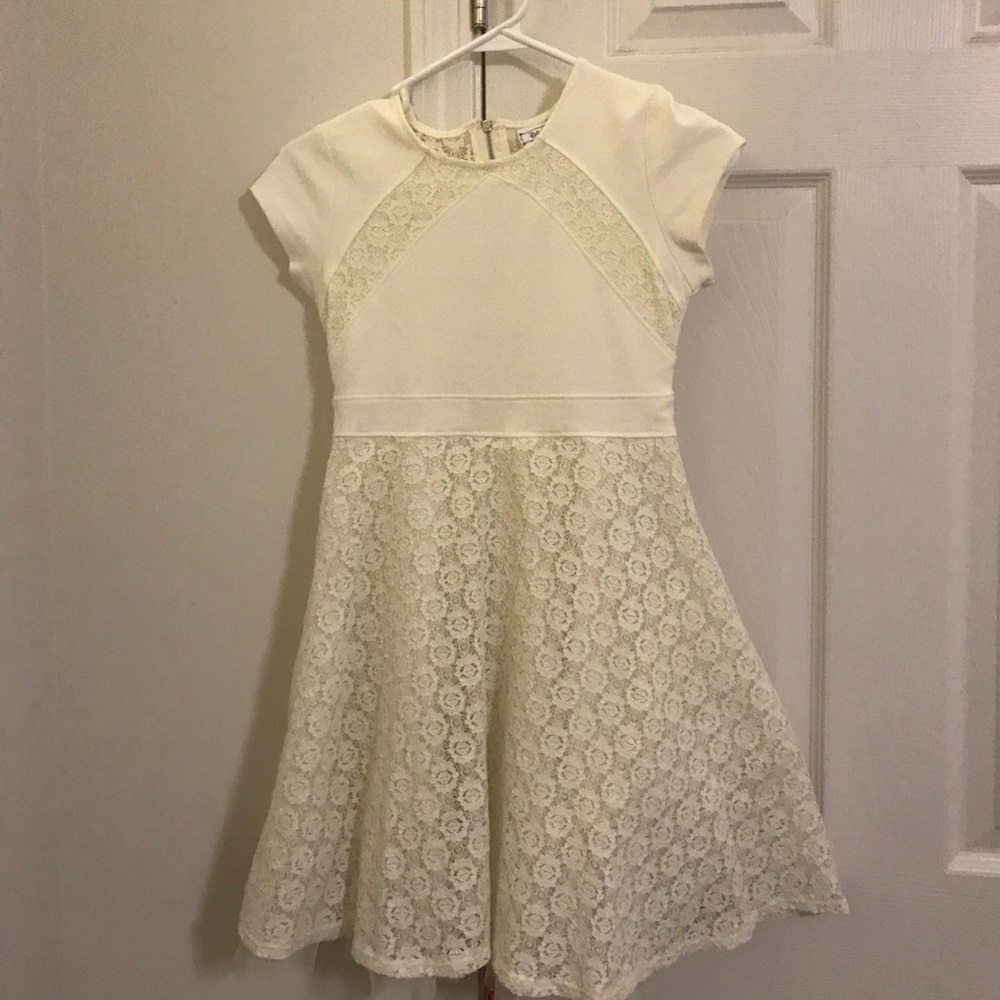 DSigned white dress
