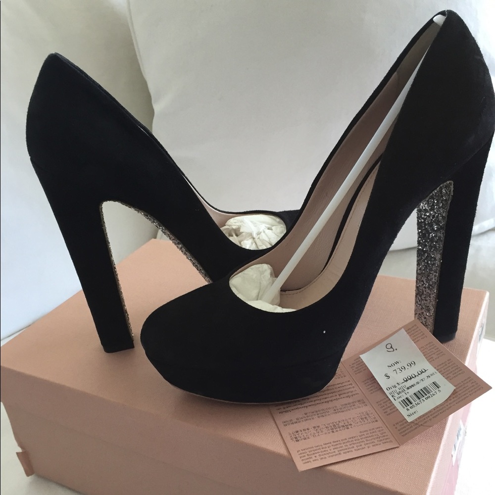 Miu Miu  Camoscio Black Pump