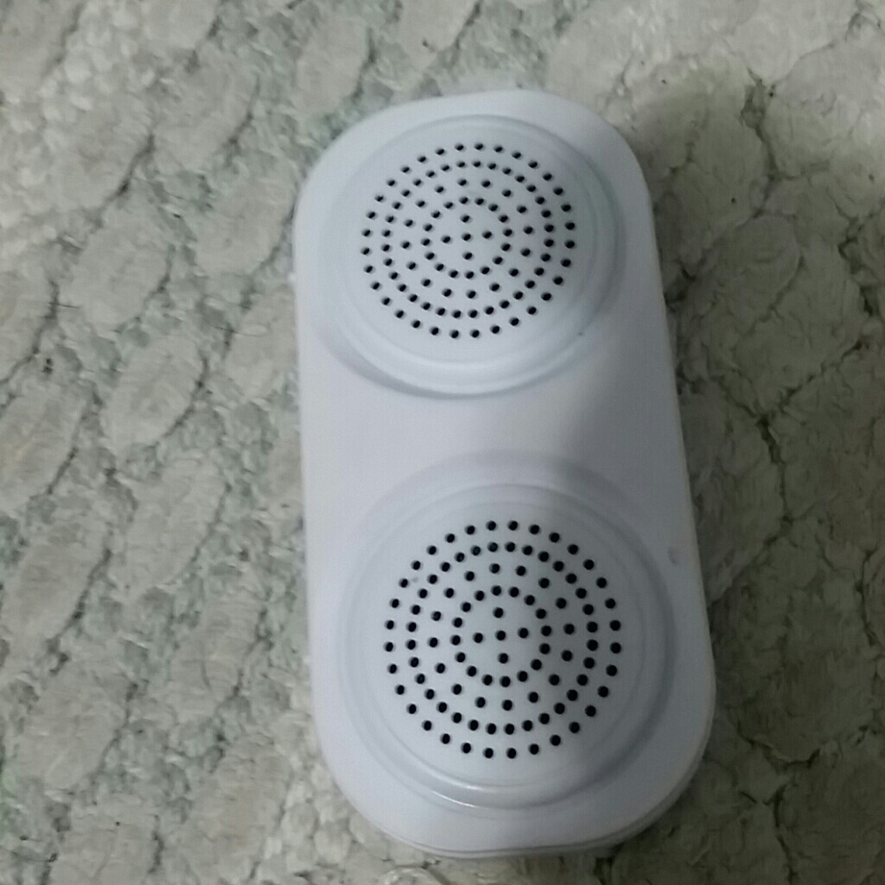 A smasung speaker