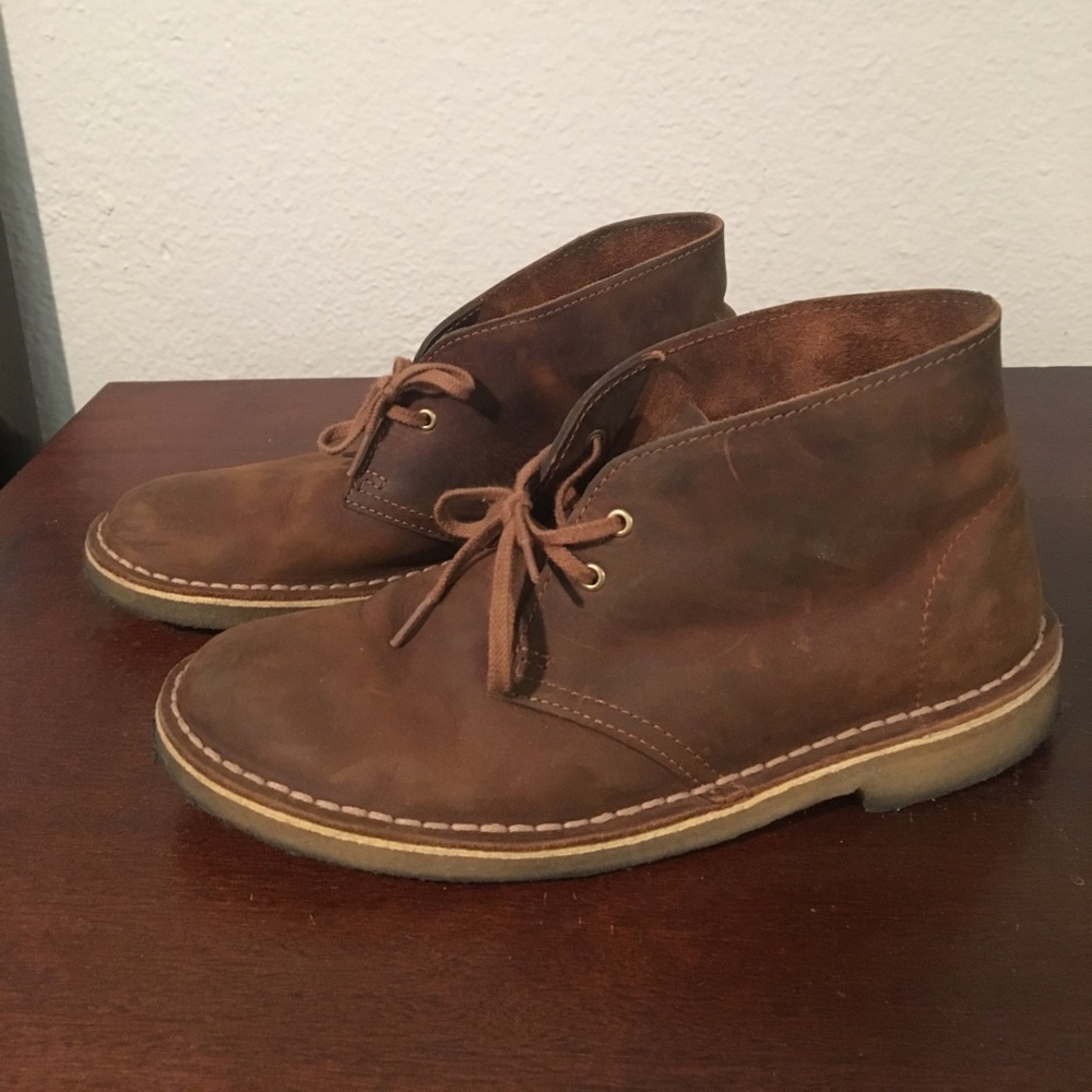 CLARKS CHUKKA BOOTS