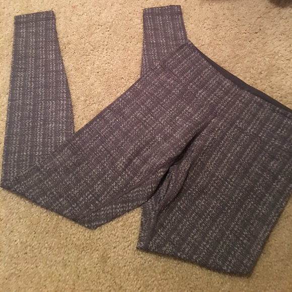 Lululemon grey leggings - Picture 2 of 3