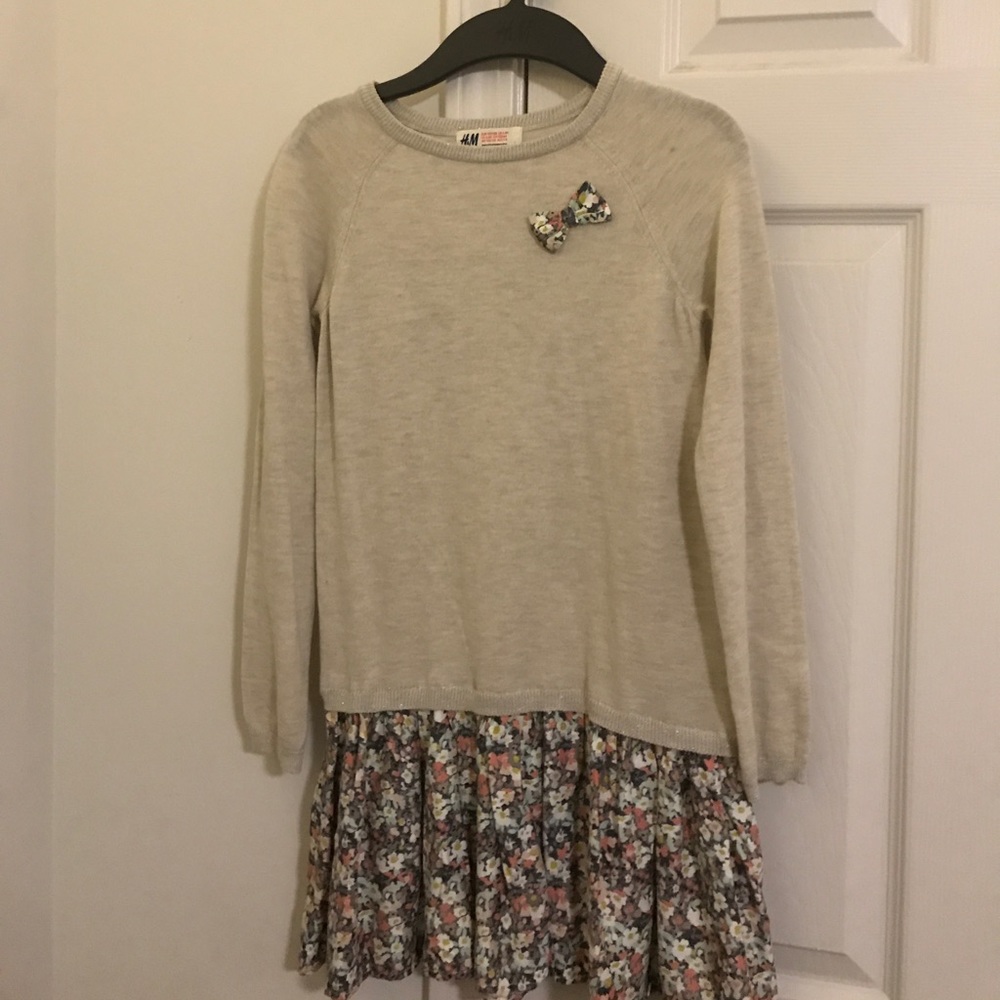 H&M beige long sleeved dress