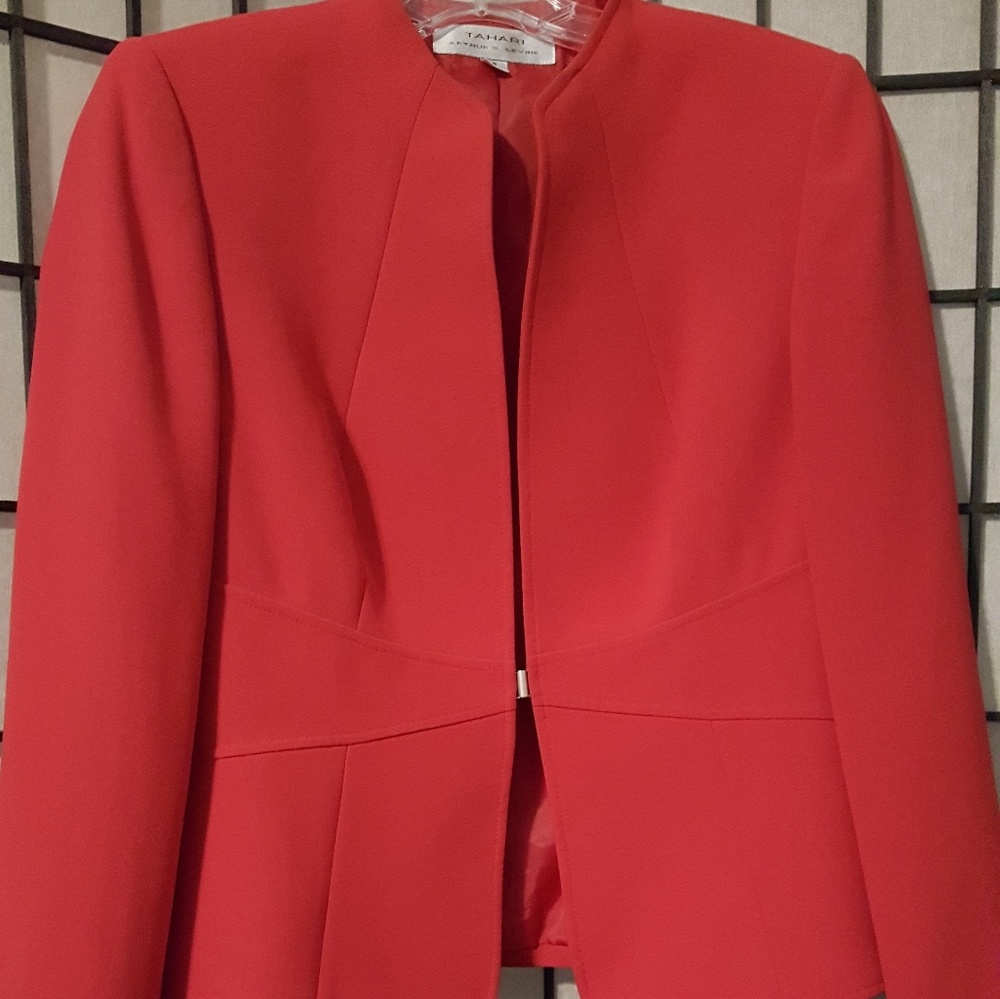 Arthur S. Levine TAHARI Collection