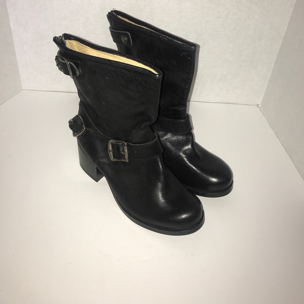 Frye Melissa buckle ankle riding boots Sz 5.5