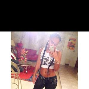 Meet your Posher, Nikky