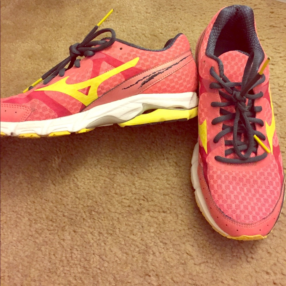 Mizuno wave rider 17